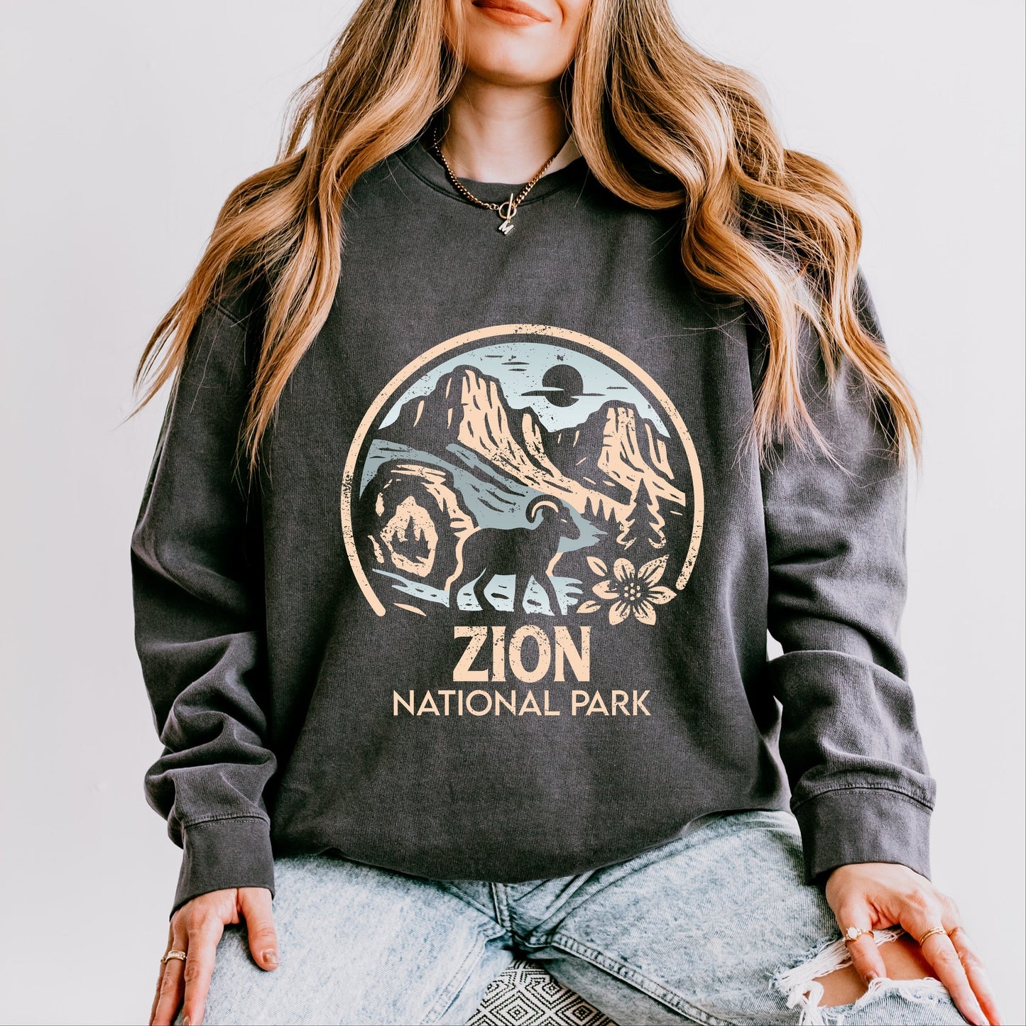 Zion National Park Two-Toned Circle - Women's Lightweight Garment Dyed Sweatshirt