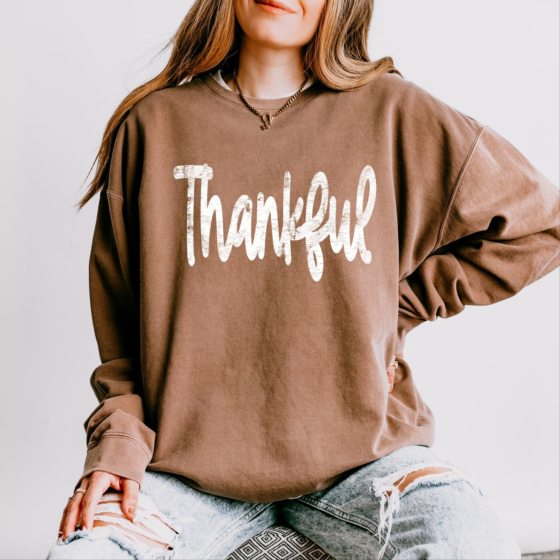 Thankful Cursive Distressed - Women's Lightweight Garment Dyed Sweatshirt