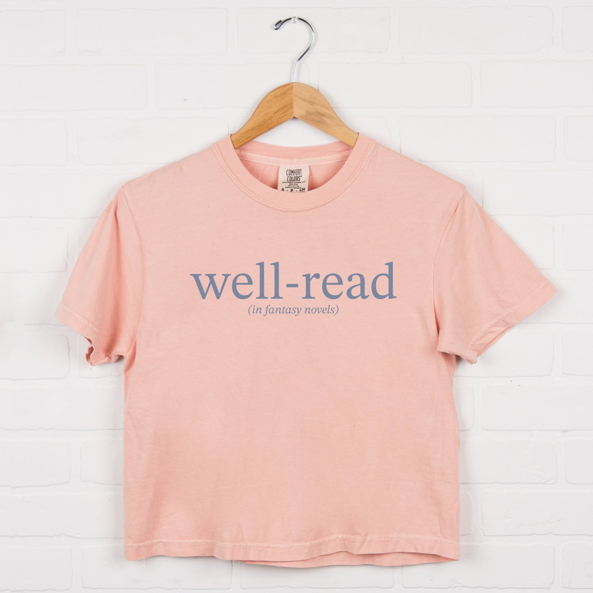 Well-Read In Fantasy Novels - Women's Boxy Crop Top Graphic T-Shirt