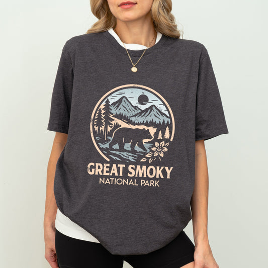 Great Smoky National Park Two-Toned Circle - Women's Short Sleeve Graphic T-Shirt