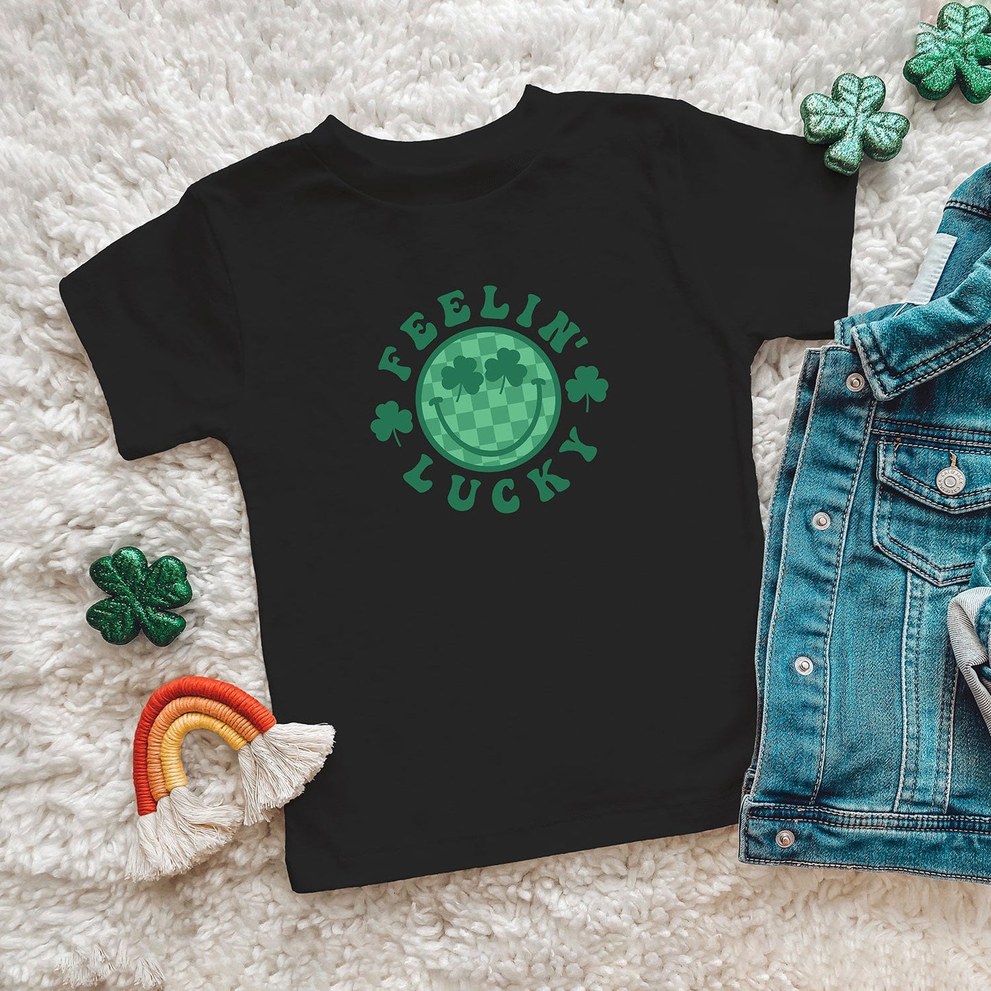 Feelin Lucky Checkered Smiley Face | Youth Short Sleeve Crew Neck