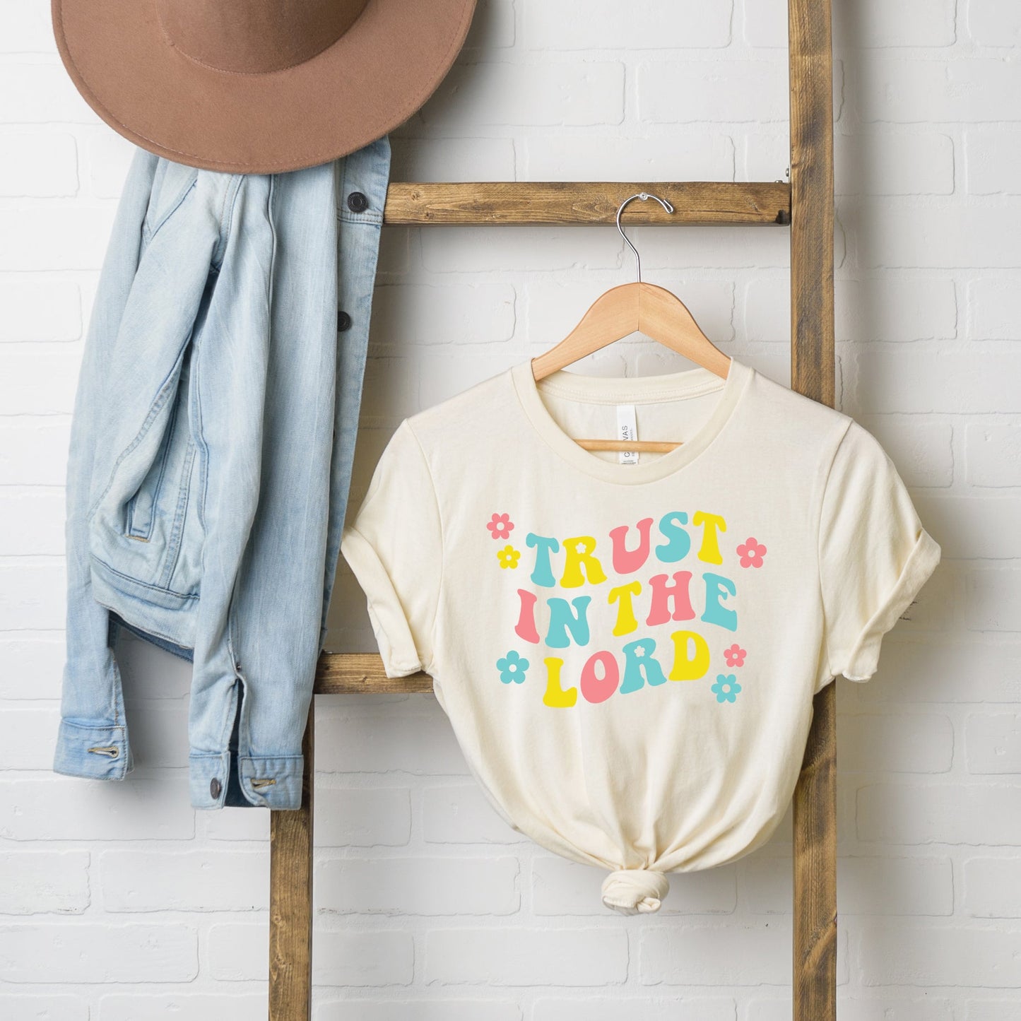 Trust In The Lord Retro | Short Sleeve Crew Neck