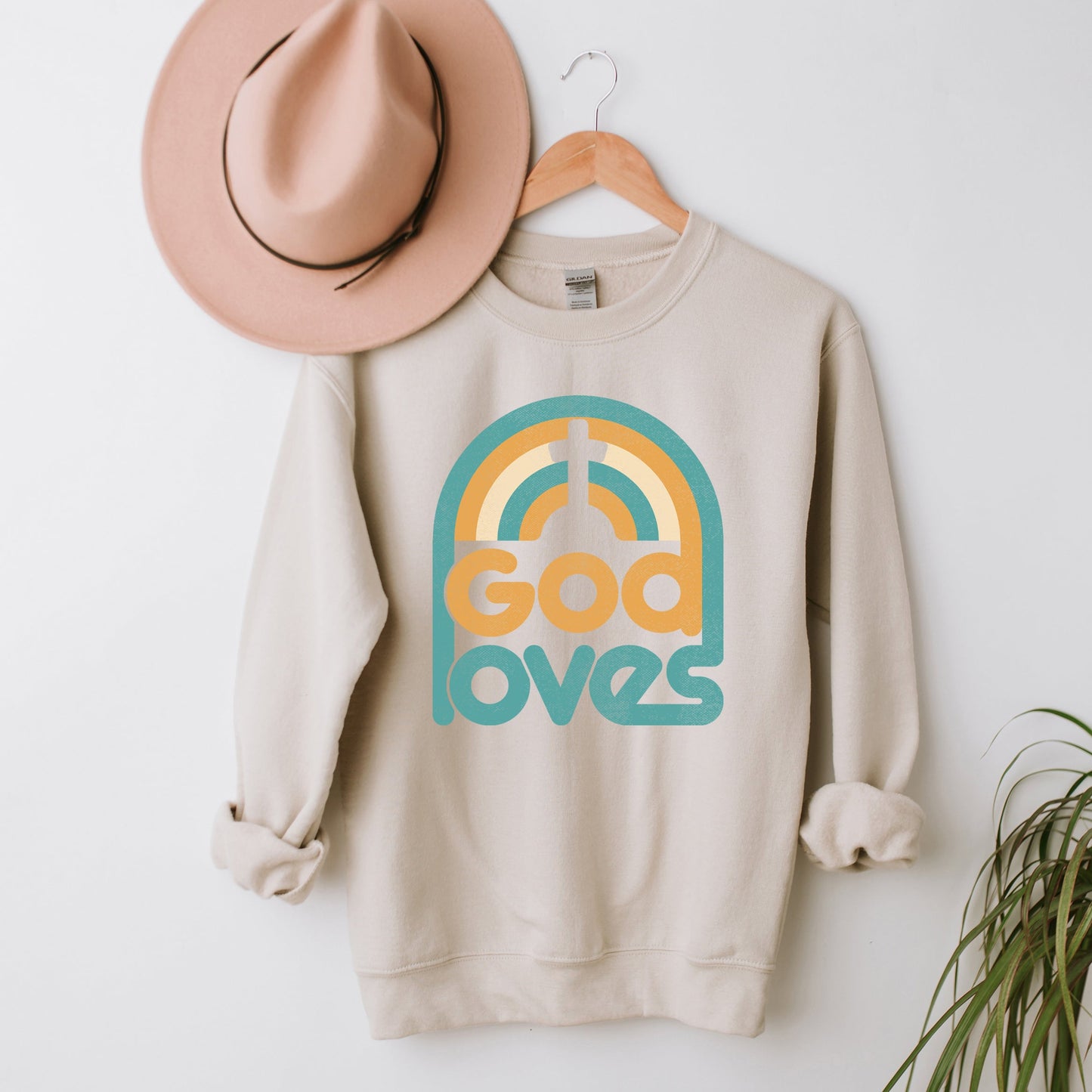 Go Loves Rainbow | Sweatshirt