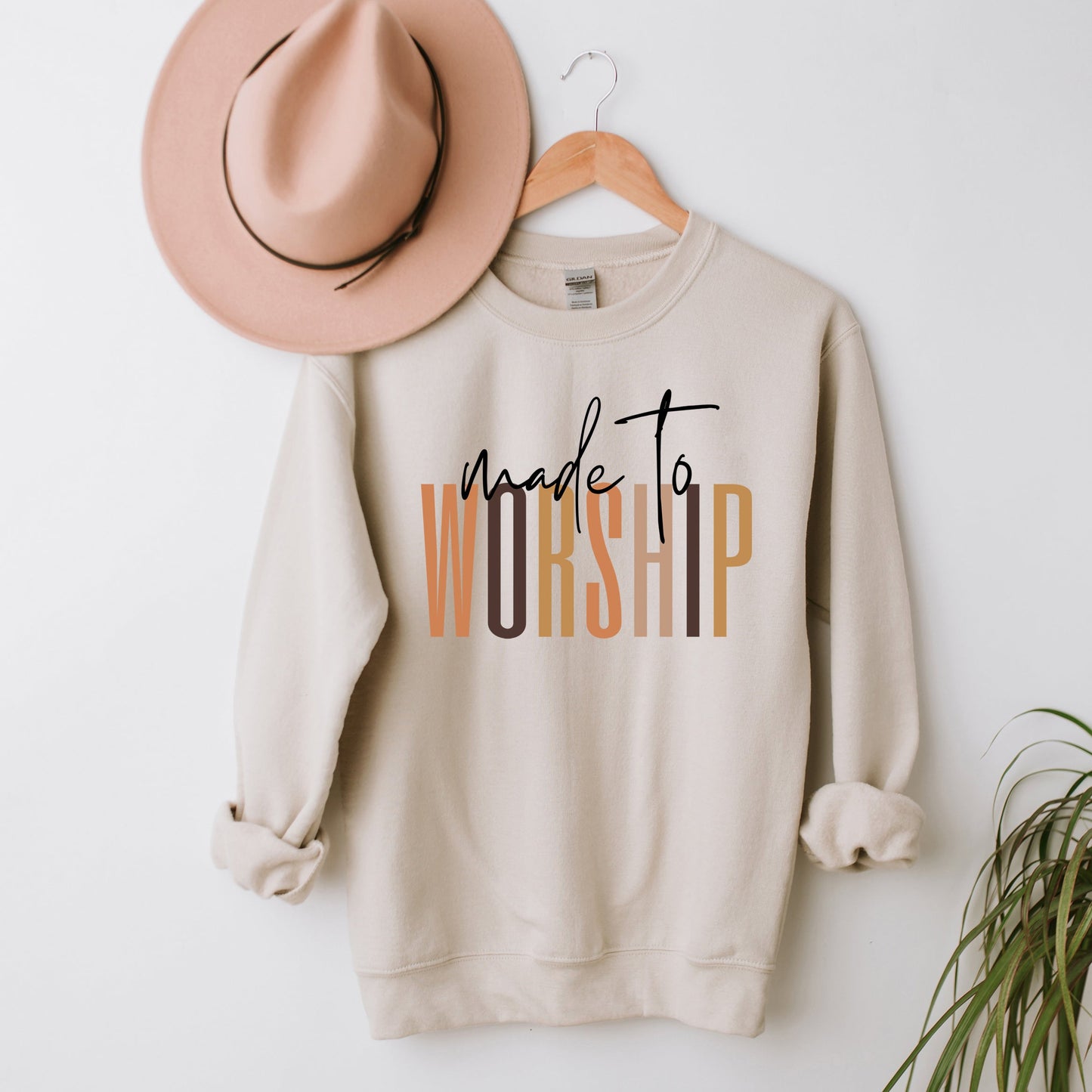 Made To Worship Cursive | Sweatshirt