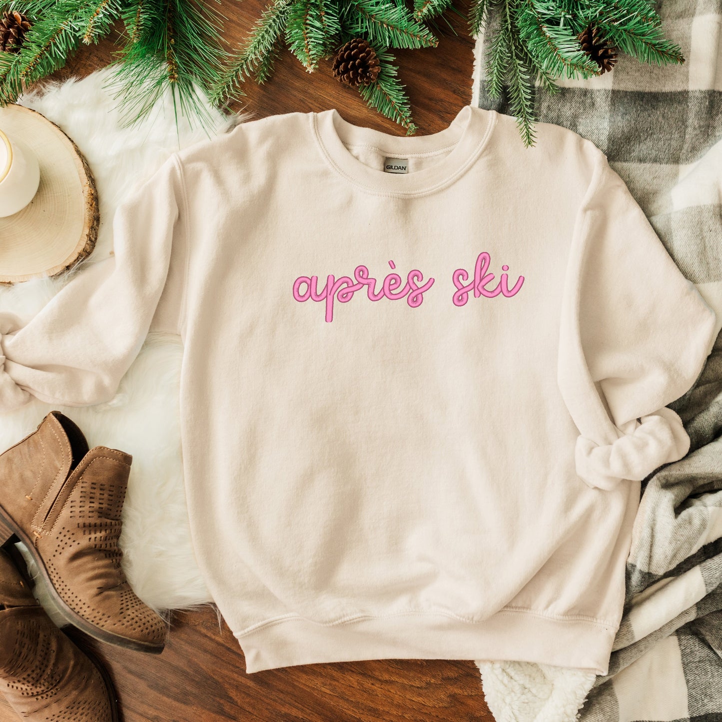 Embroidered Apres Ski Words | Sweatshirt