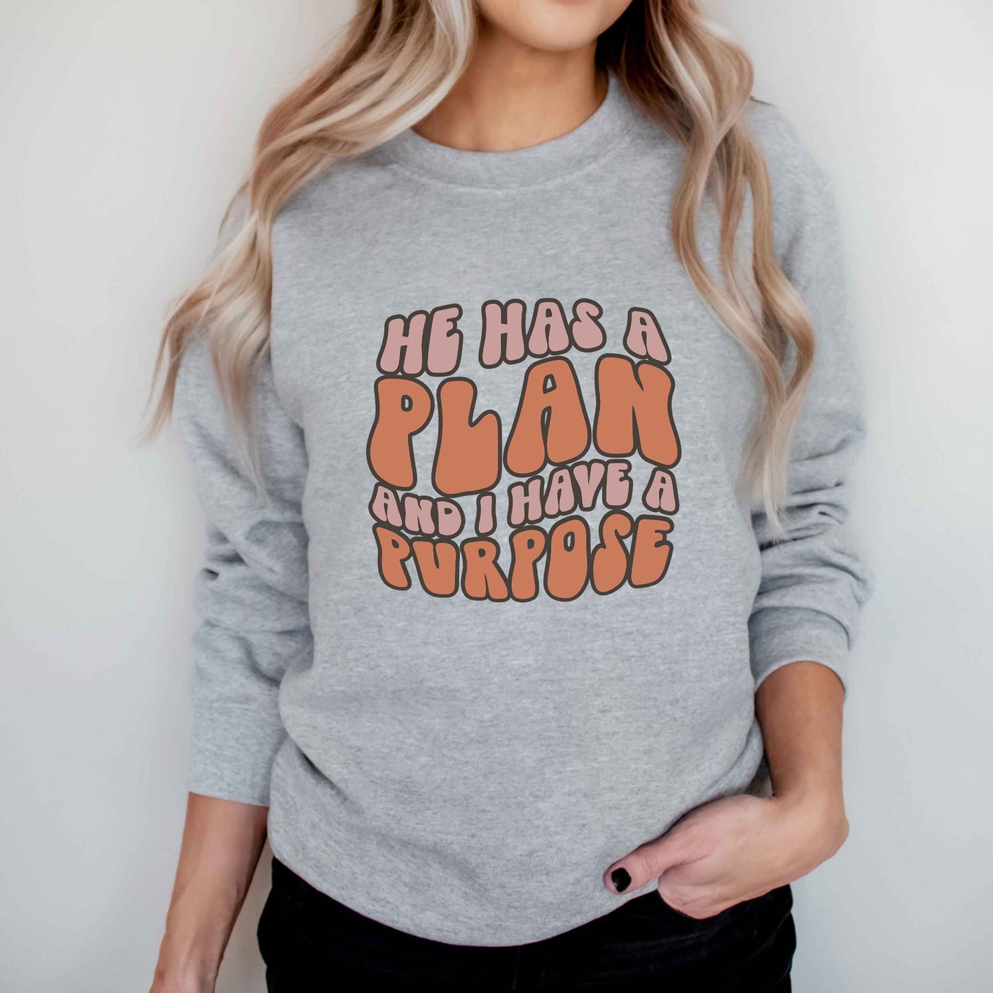 Retro He Has A Plan | Sweatshirt
