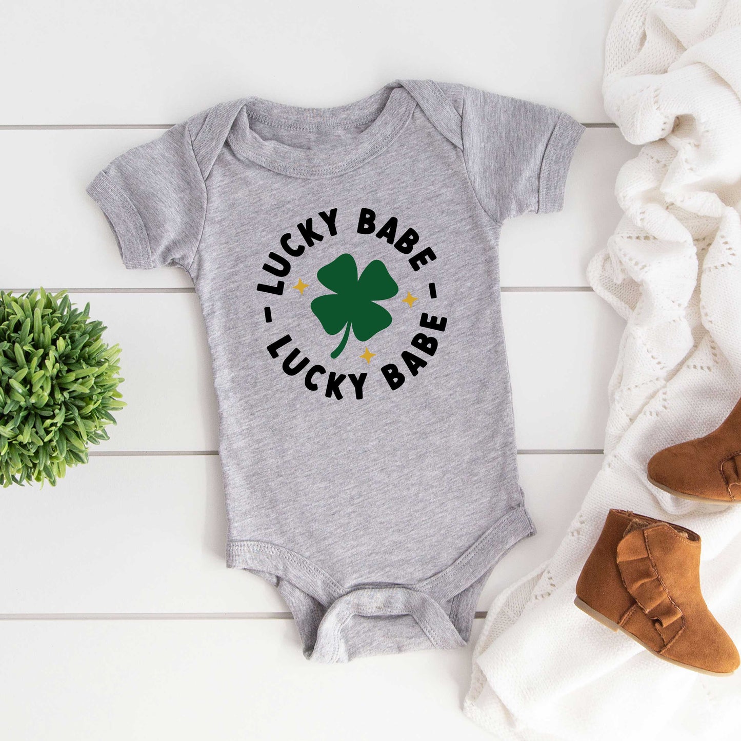 Lucky Babe | Baby Graphic Short Sleeve Onesie