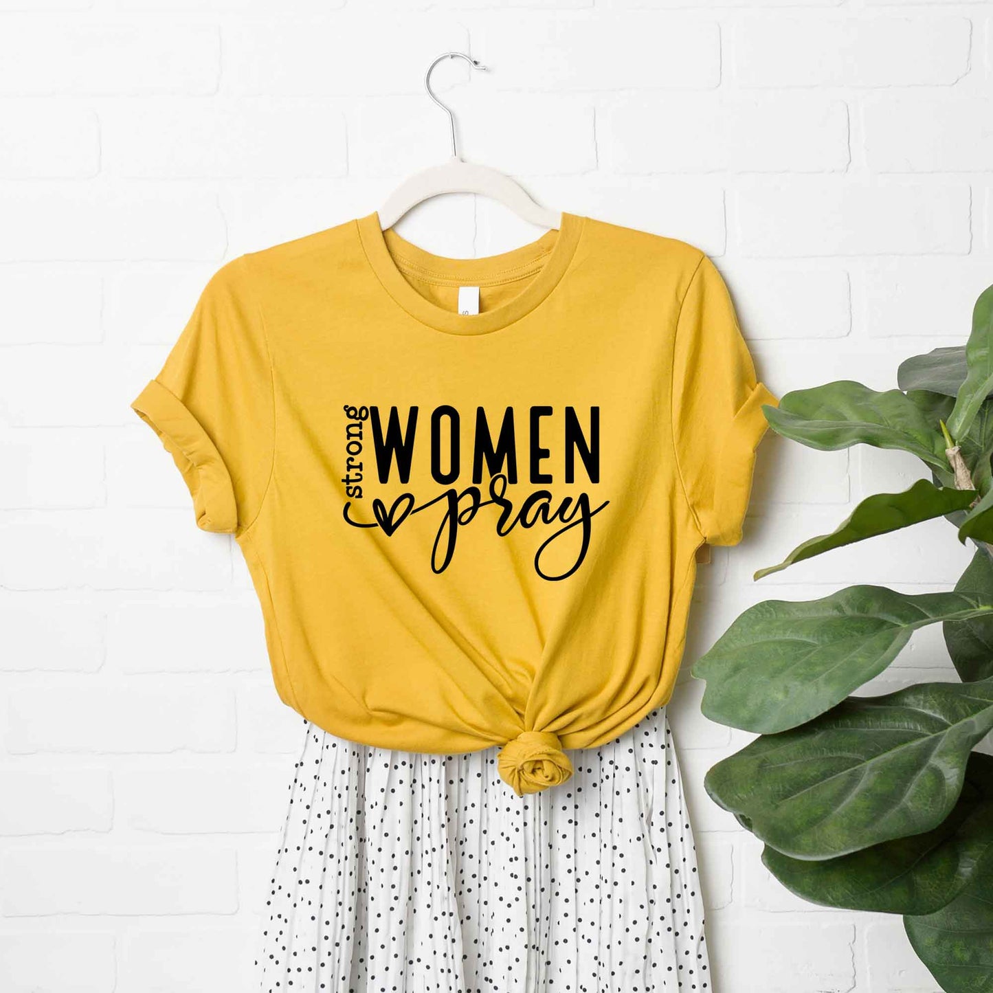 Strong Women Pray | Short Sleeve Crew Neck