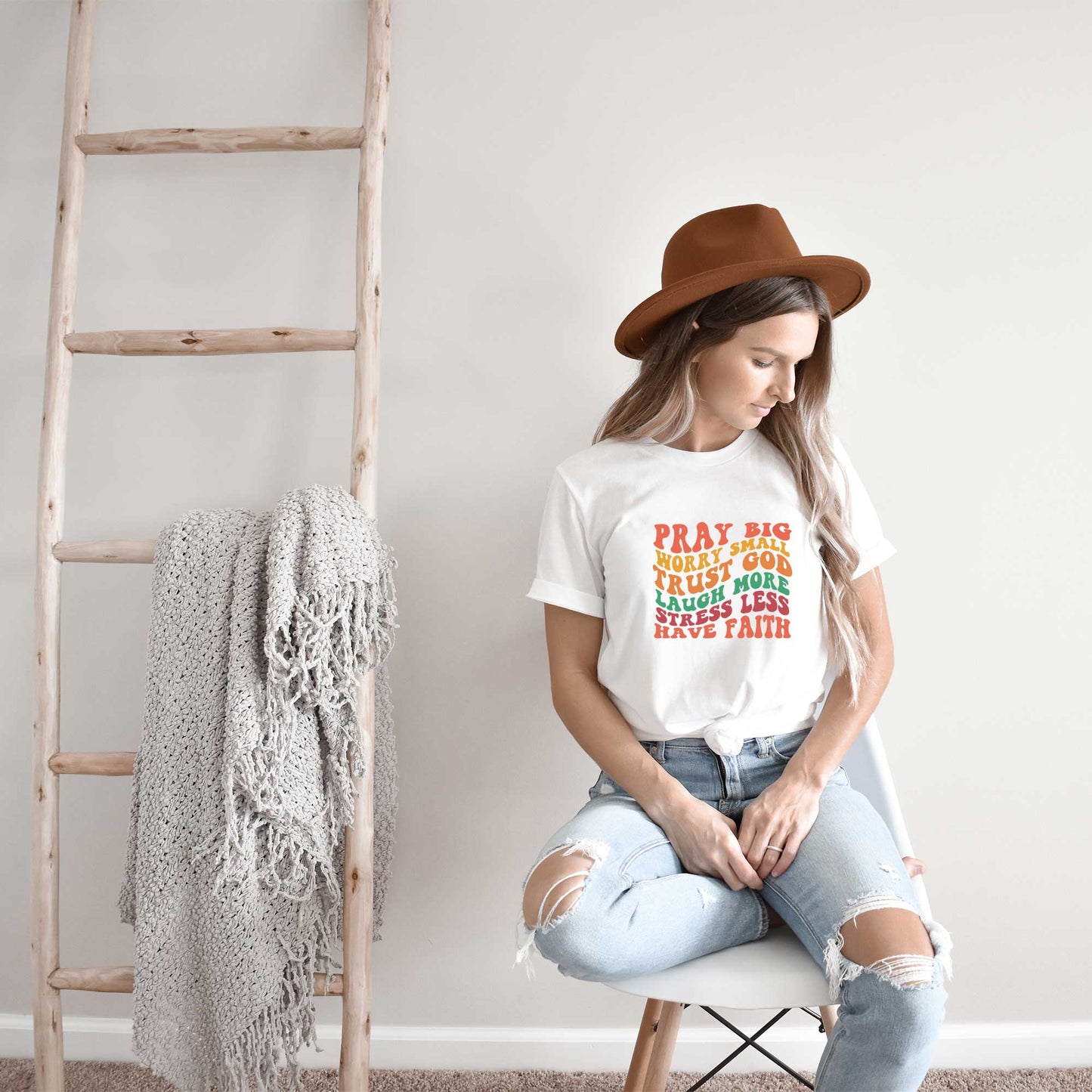 Have Faith Wavy Colorful | Short Sleeve Crew Neck
