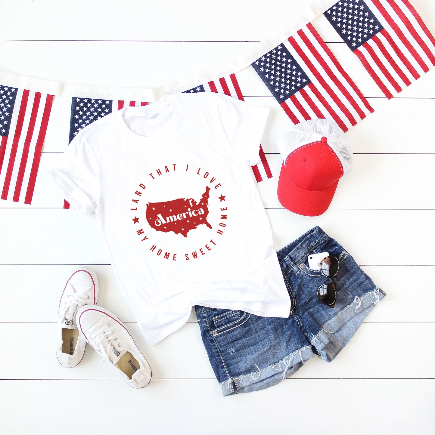 Land That I Love Circle | Short Sleeve Crew Neck