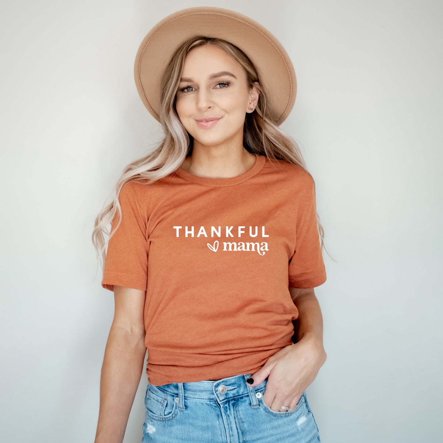 Thankful Mama Bold Heart | Short Sleeve Crew Neck