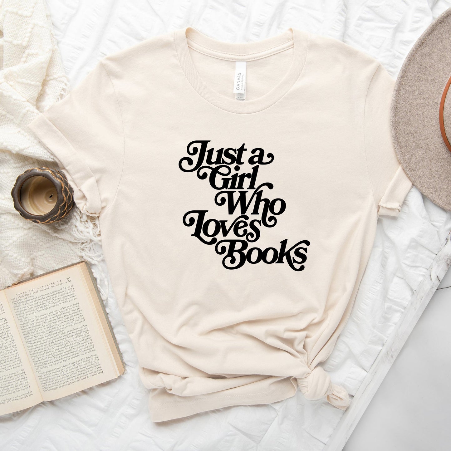 Just A Girl Who Loves Books | Short Sleeve Graphic Tee