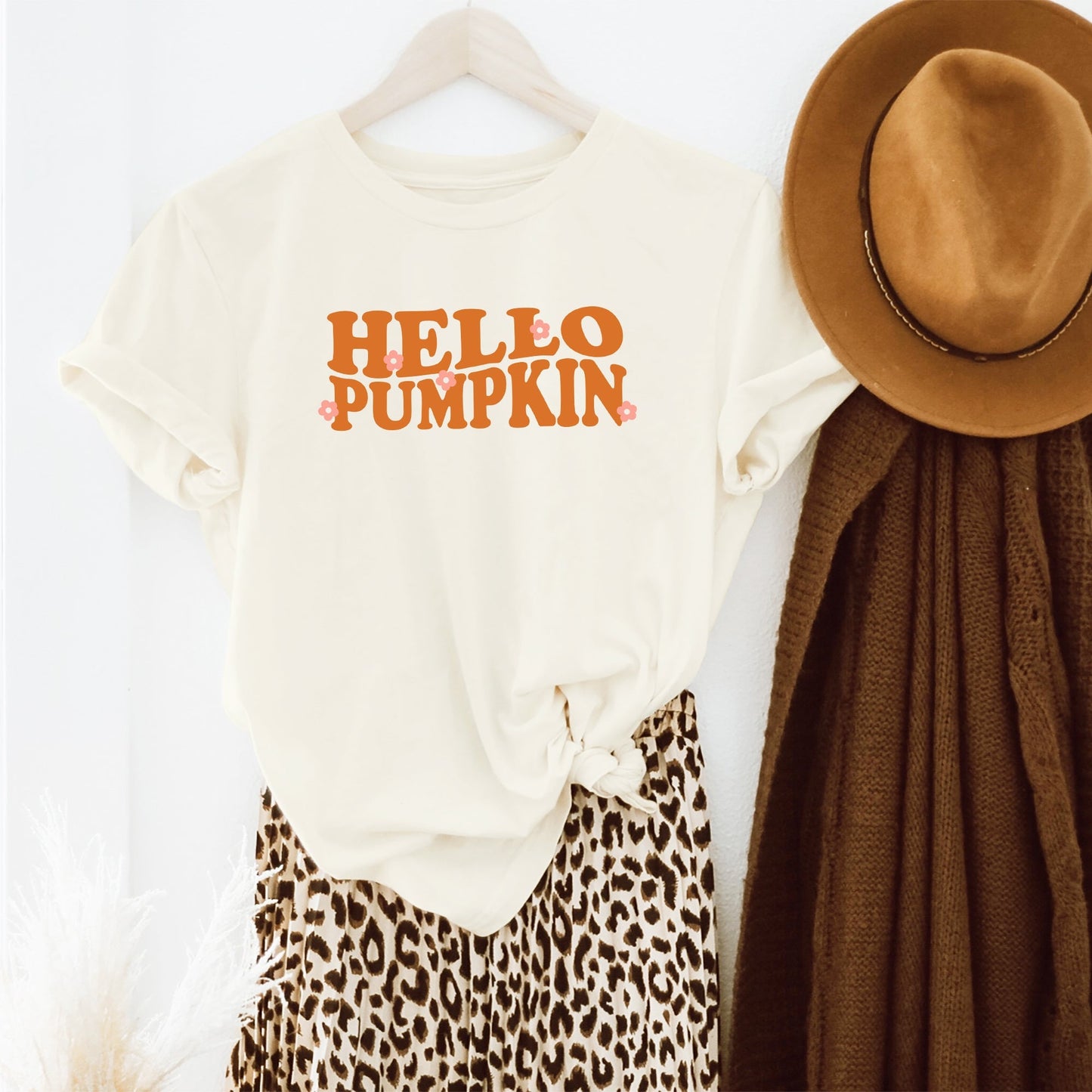 Hello Pumpkin Flowers | Short Sleeve Crew Neck