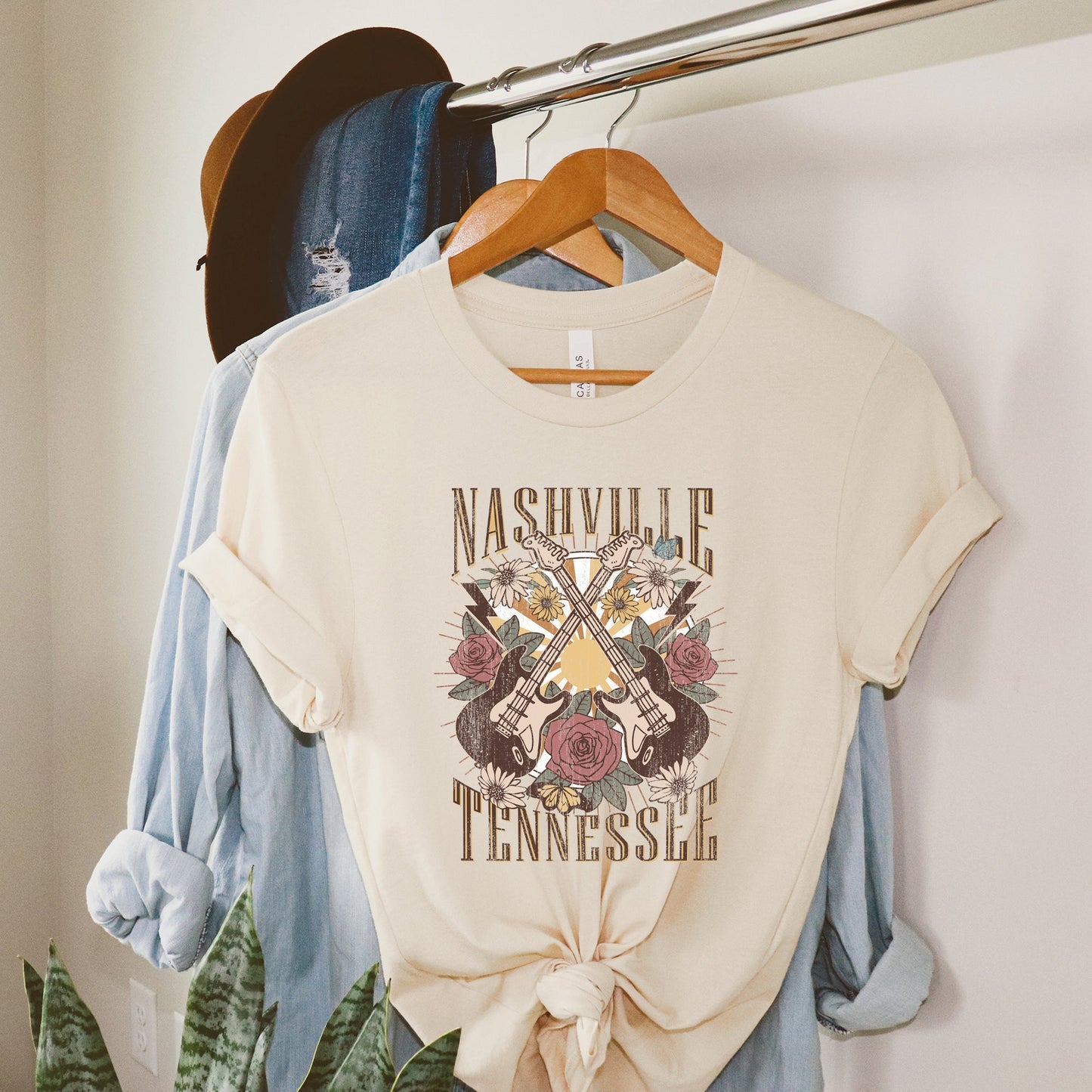 Nashville Retro Flowers | Short Sleeve Graphic Tee | Country