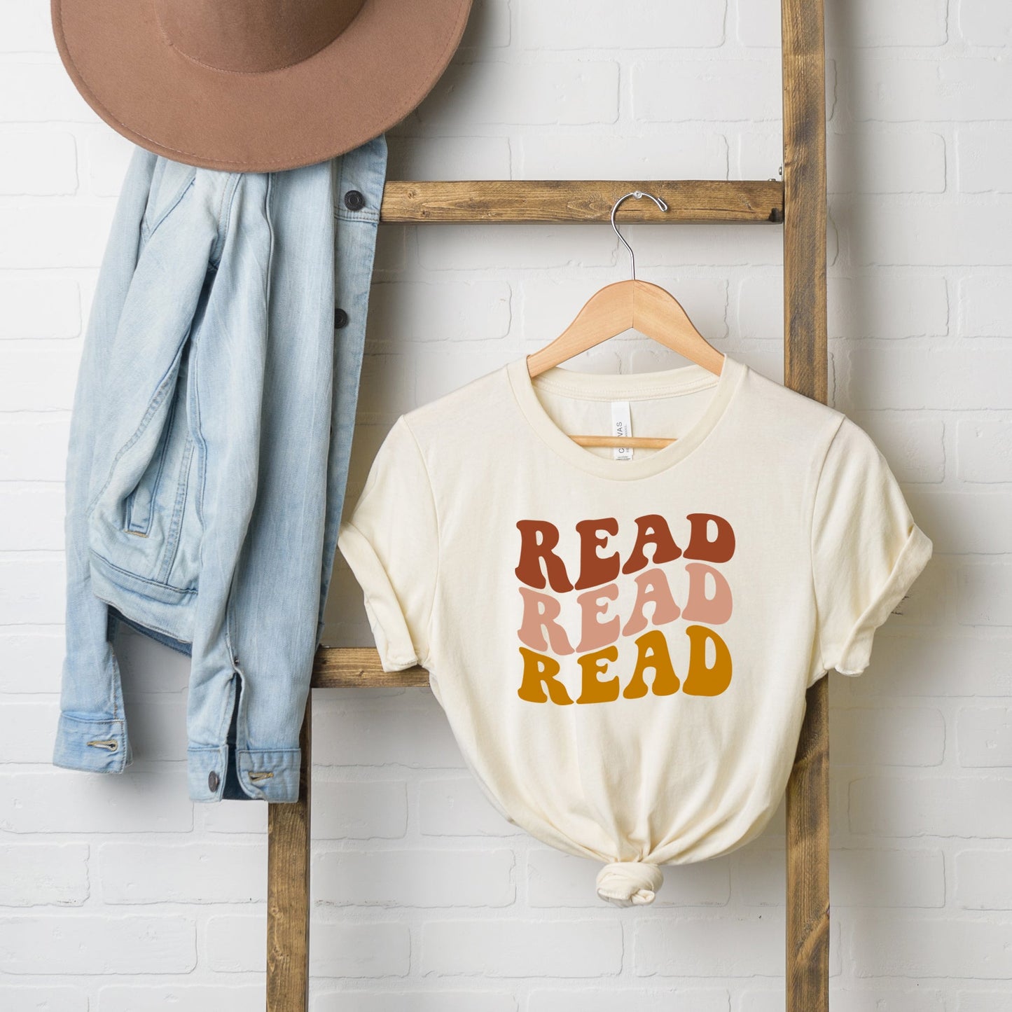 Reading Stacked Wavy Colorful | Short Sleeve Graphic Tee