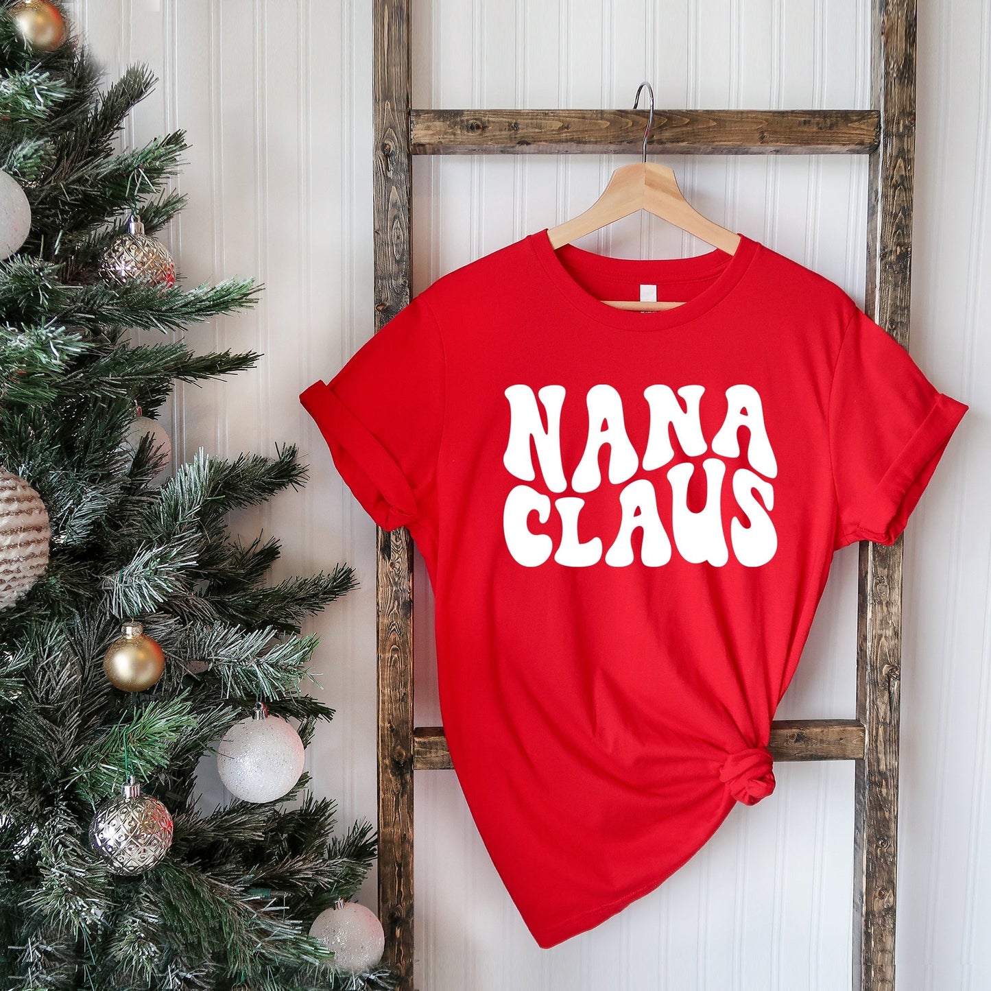 Nana Claus Wavy | Short Sleeve Crew Neck