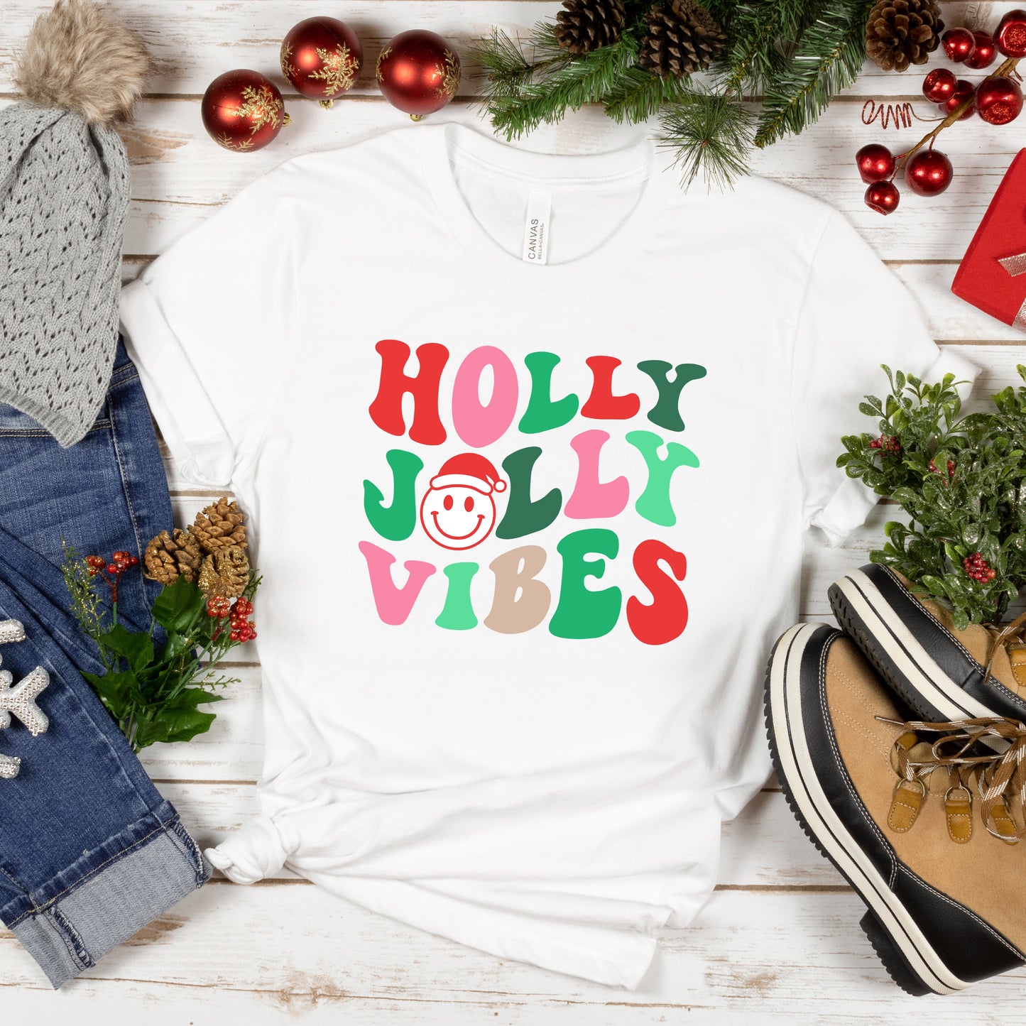 Holly Jolly Vibes Smile | Short Sleeve Crew Neck