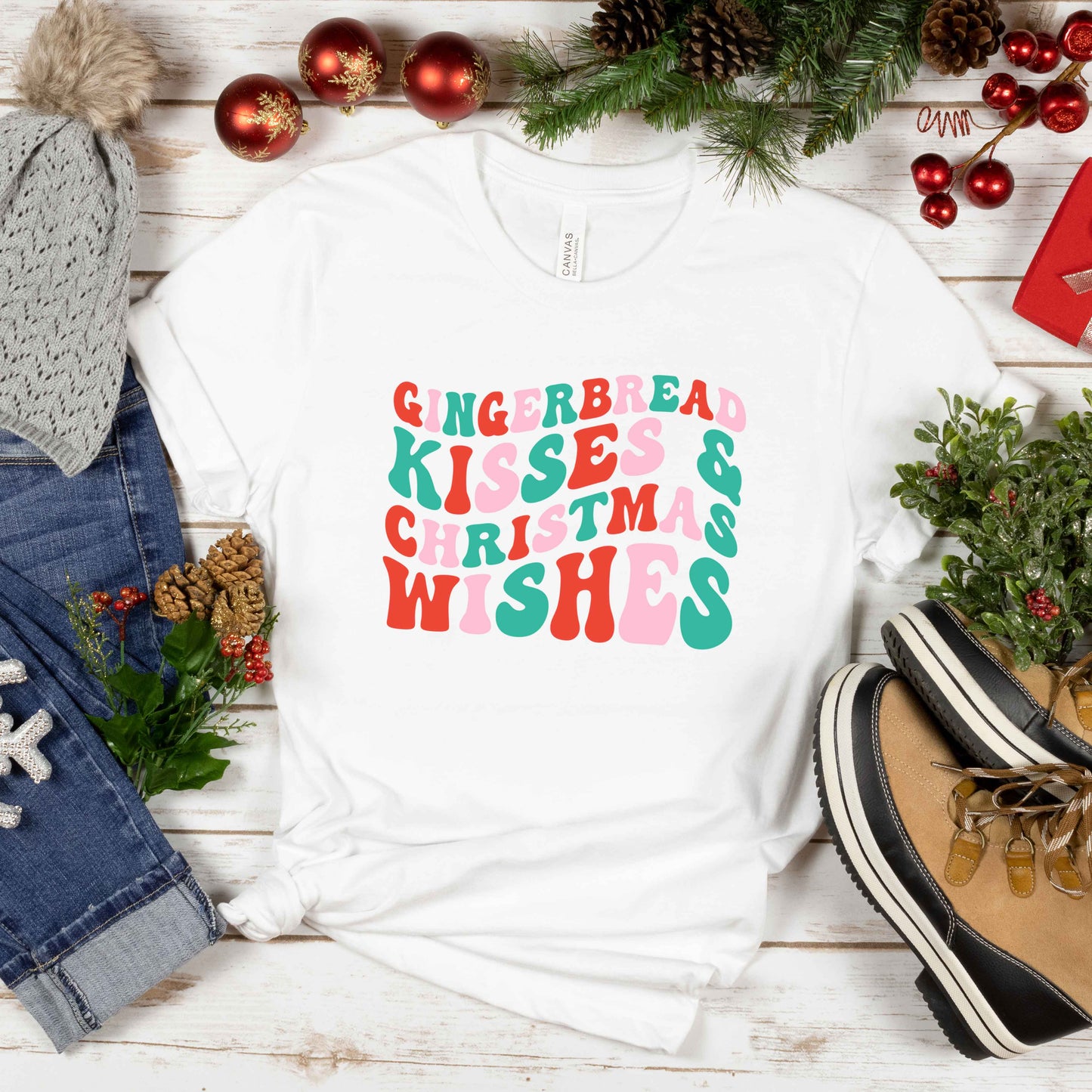 Gingerbread Kisses | Short Sleeve Crew Neck